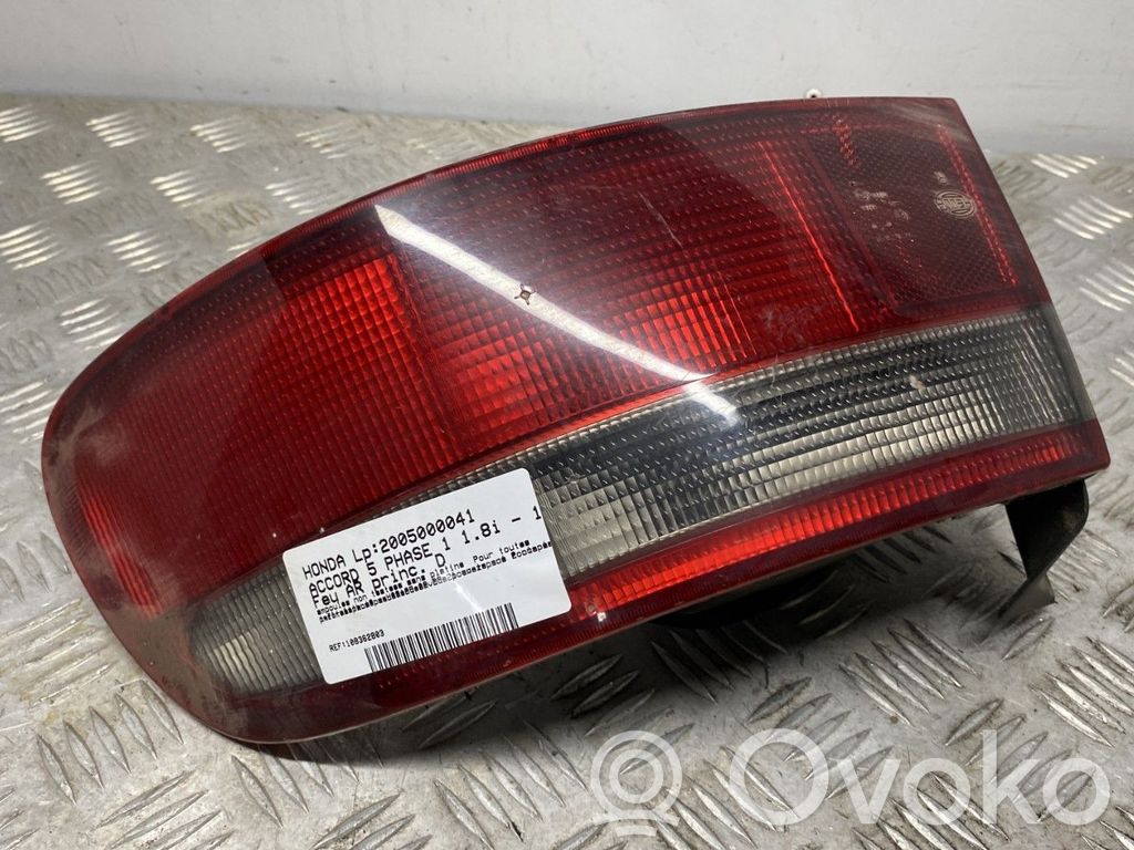 Lampa tylna   33501S1AG02