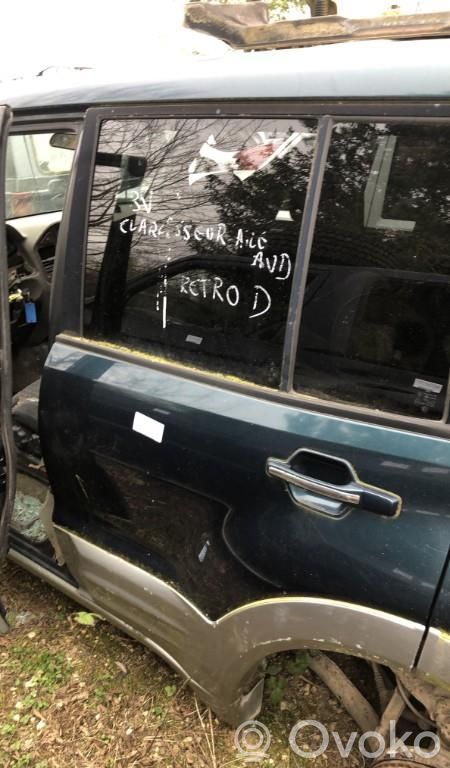 Mitsubishi Pajero Puerta trasera 