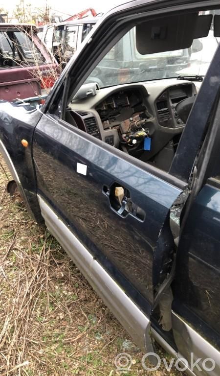 Mitsubishi Pajero Puerta delantera 