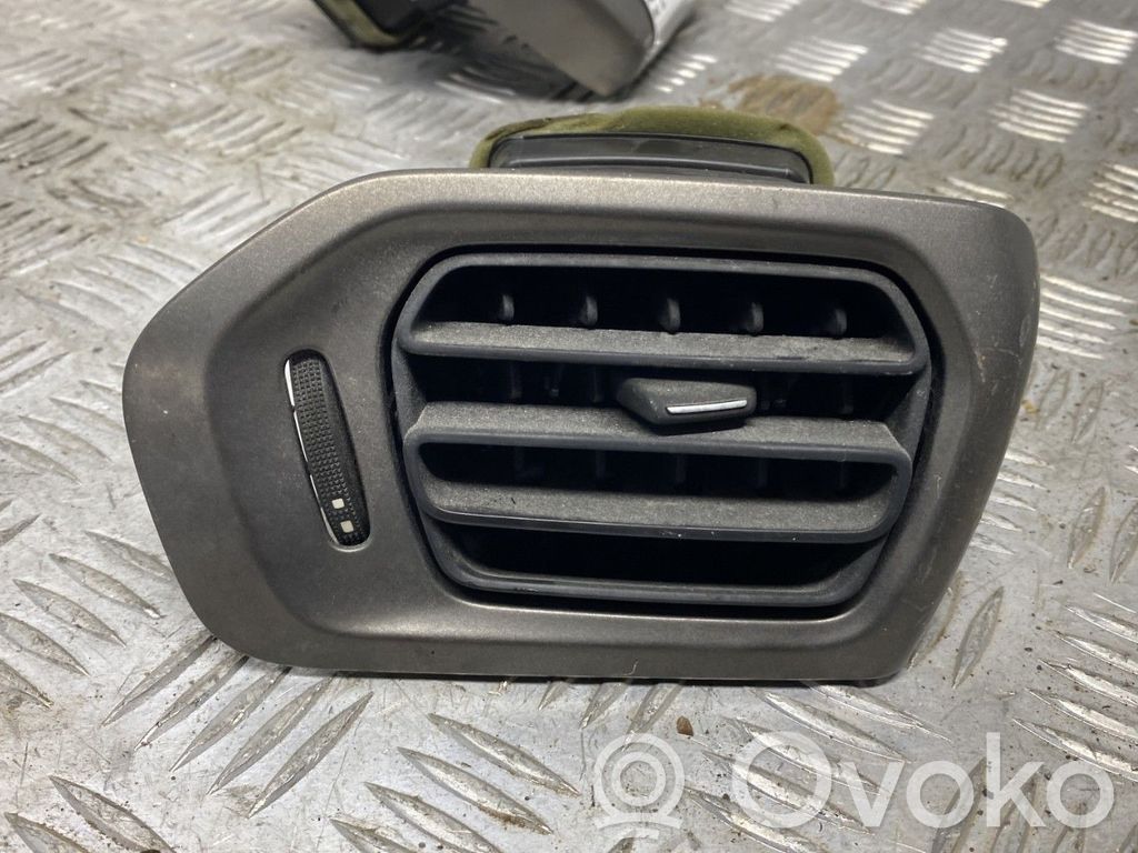 Peugeot 301 Šoninės oro grotelės 
