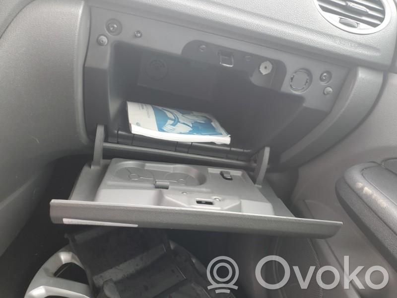 Ford Focus Daiktadėžės (bordačioko) komplektas 