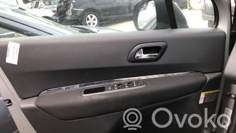 Peugeot 5008 Revestimiento de puerta delantera 