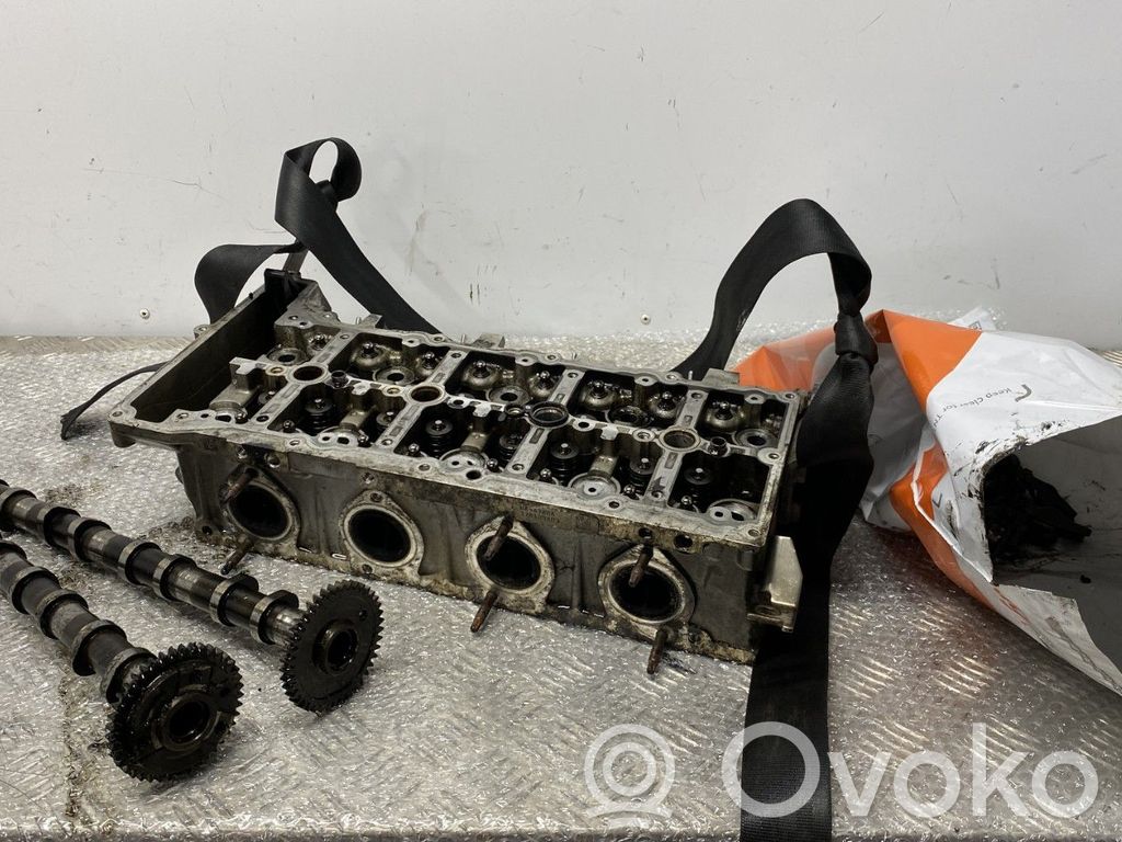 BMW 1 E81 E87 Engine head 