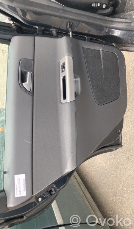 Volvo V50 Moldura del tarjetero de la puerta trasera 