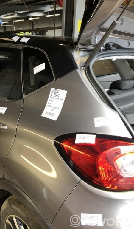 Renault Captur Panel lateral trasero 