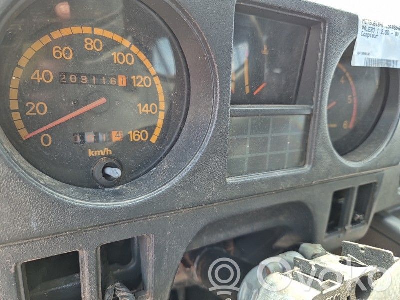 Geschwindigkeitsmesser Cockpit
