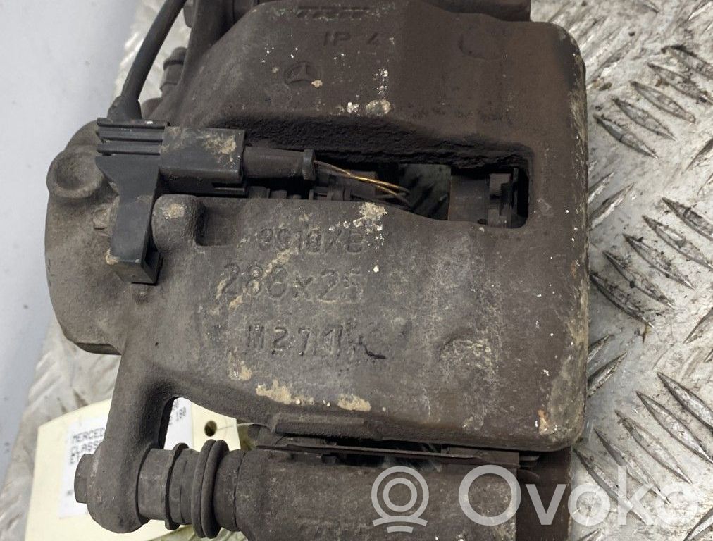 Mercedes-Benz B W245 Zacisk hamulcowy przedni 