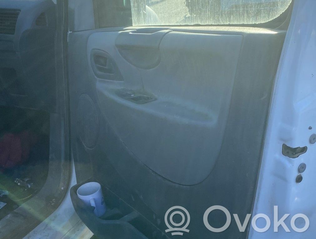 Peugeot Expert Etuoven verhoilu 