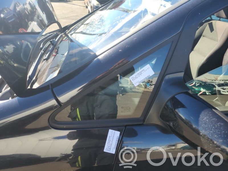 Opel Zafira A Szyba przednia karoseryjna trójkątna 