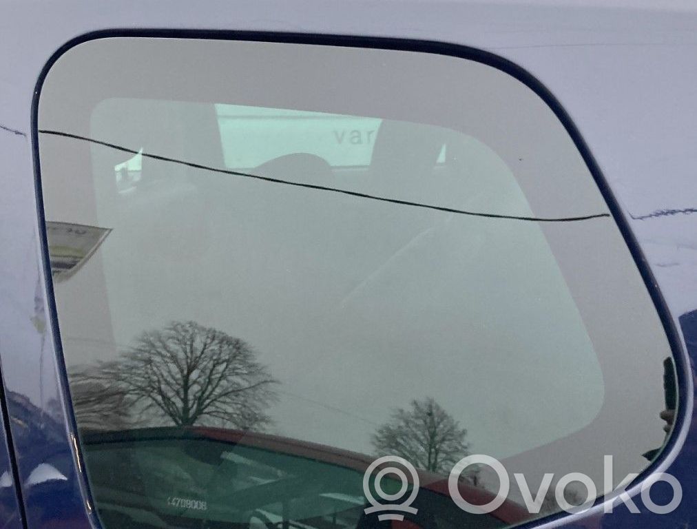 Dacia Duster Rear side window 