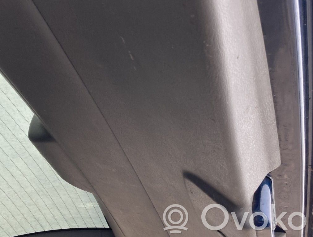 Chrysler Voyager Garniture de couvercle de coffre arriere hayon 