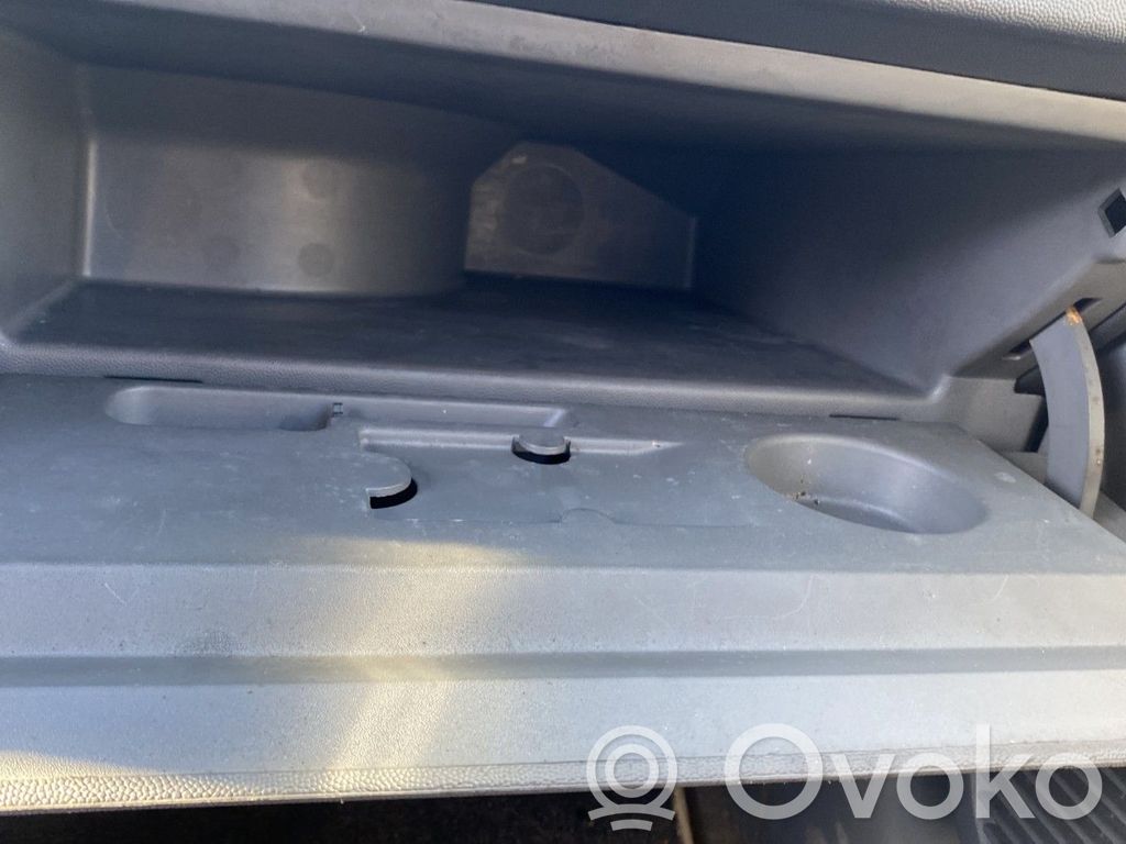 Opel Corsa C Juego guantera 