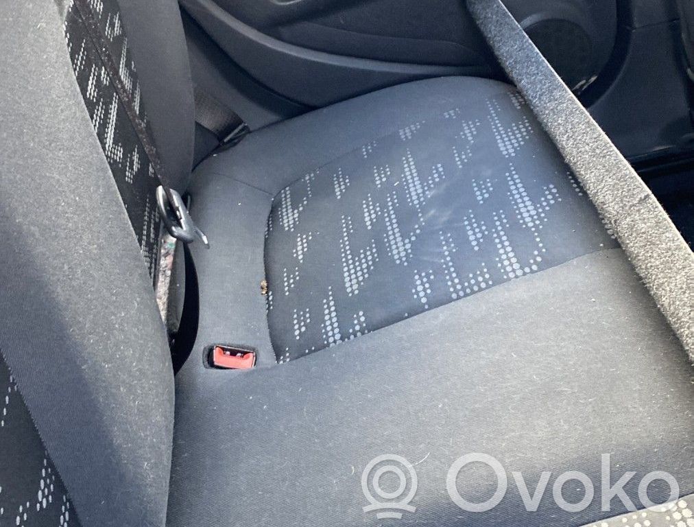 Opel Corsa D Takaistuin 