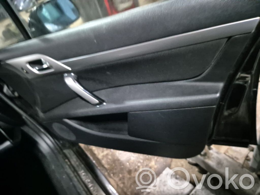 Peugeot 407 Etuoven verhoilu 