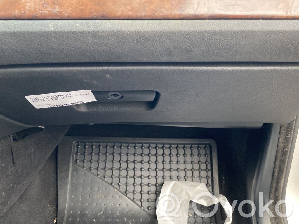 BMW 5 E39 Glove box set 