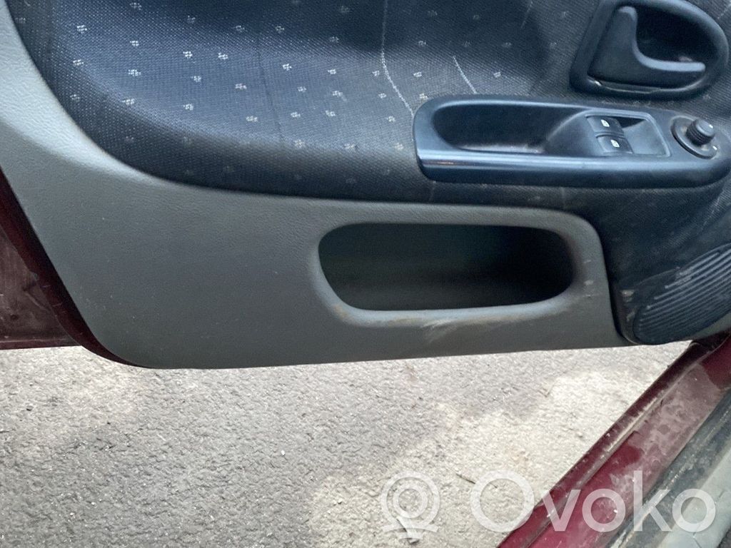Renault Clio II Priekšējo durvju apdare 