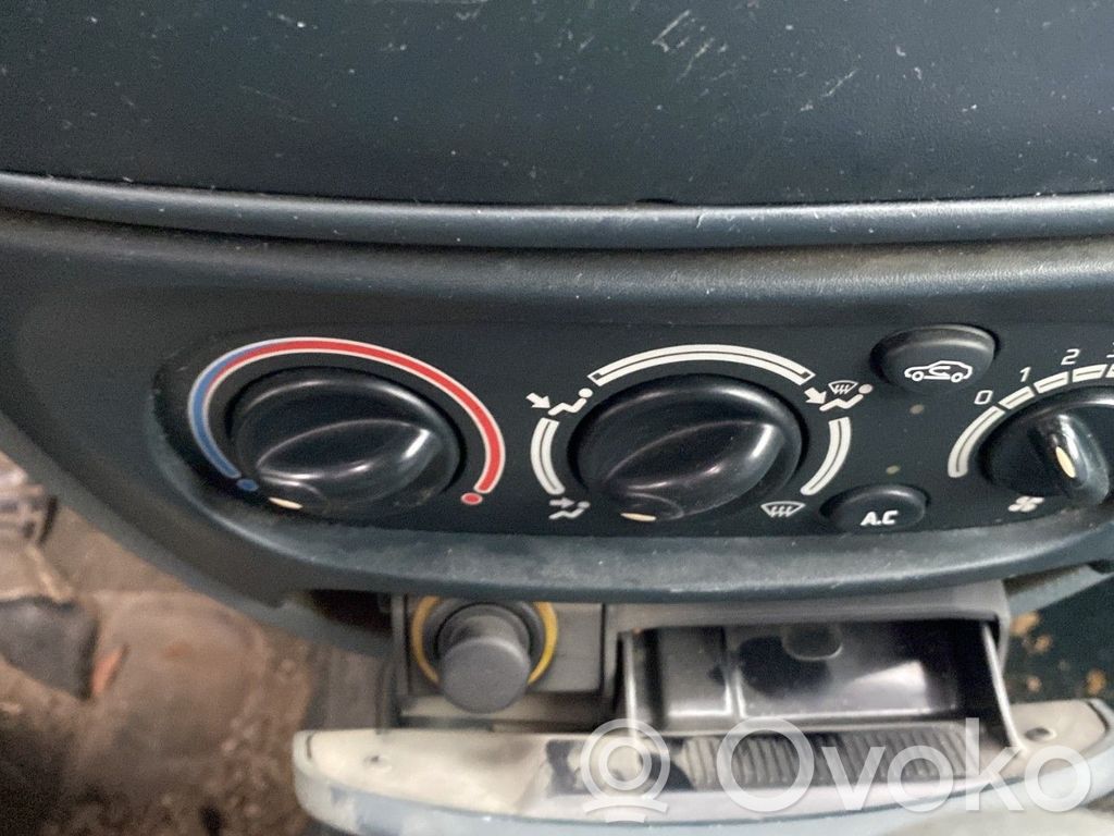 Renault Megane I Climate control unit 