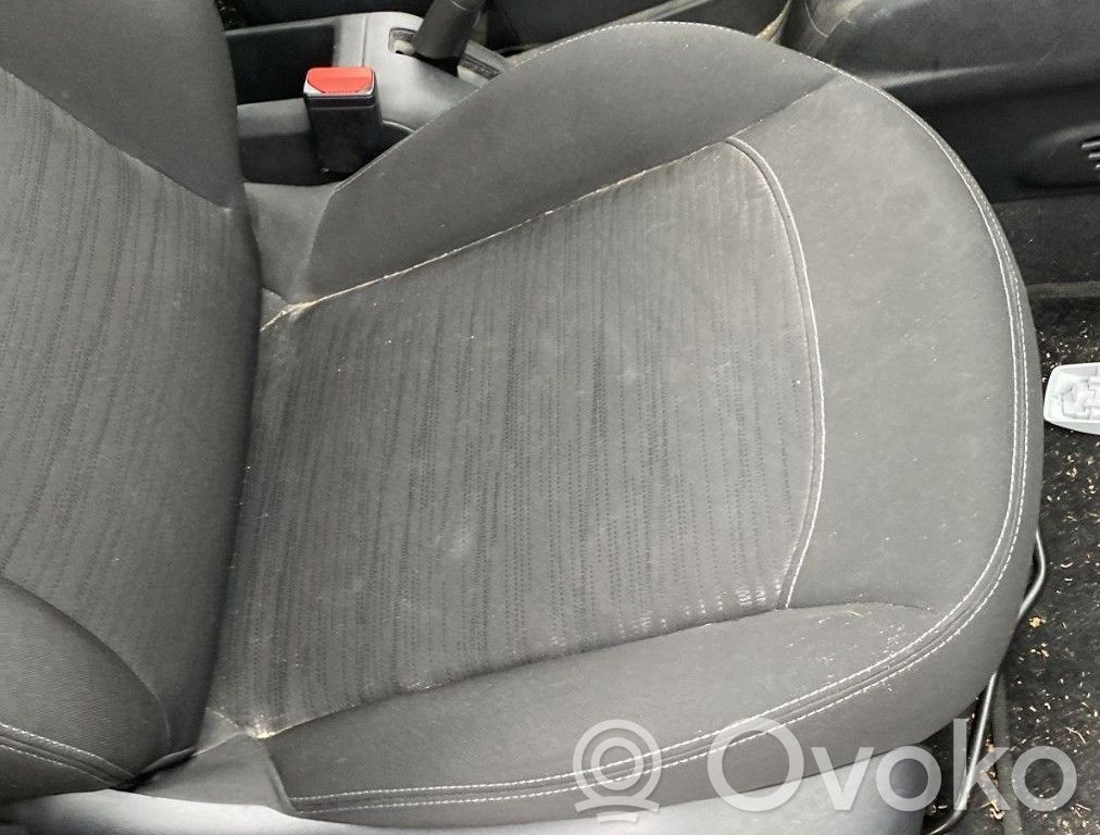 Peugeot 208 I Fotel przedni pasażera 