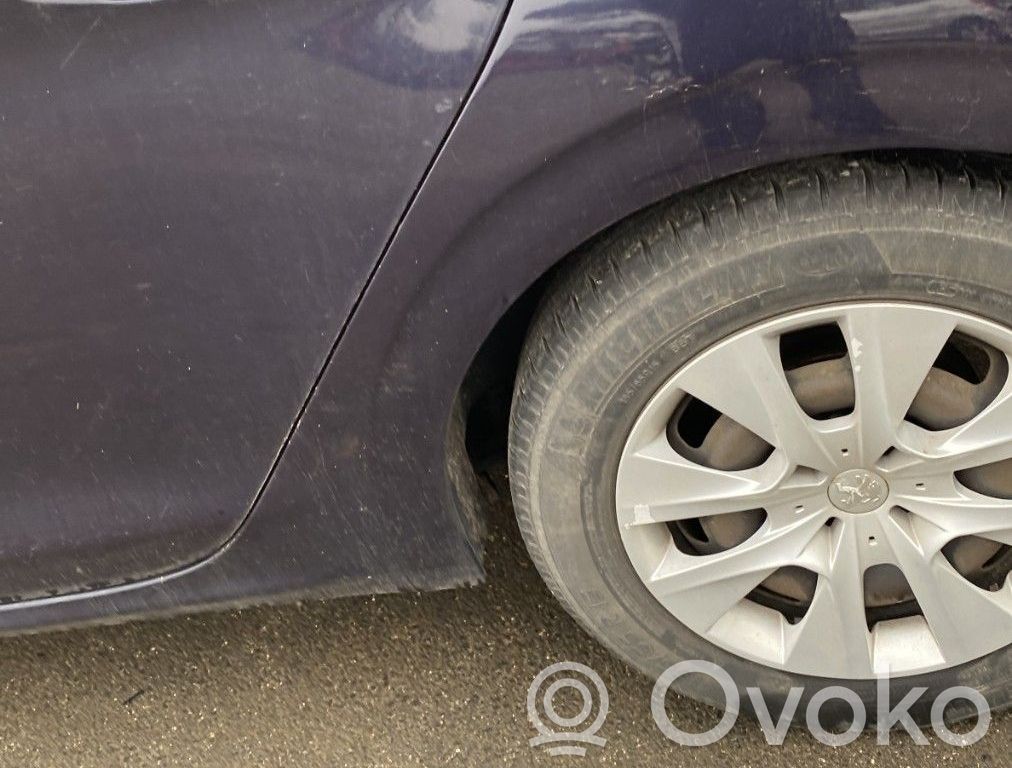 Peugeot 208 I Panel lateral trasero 