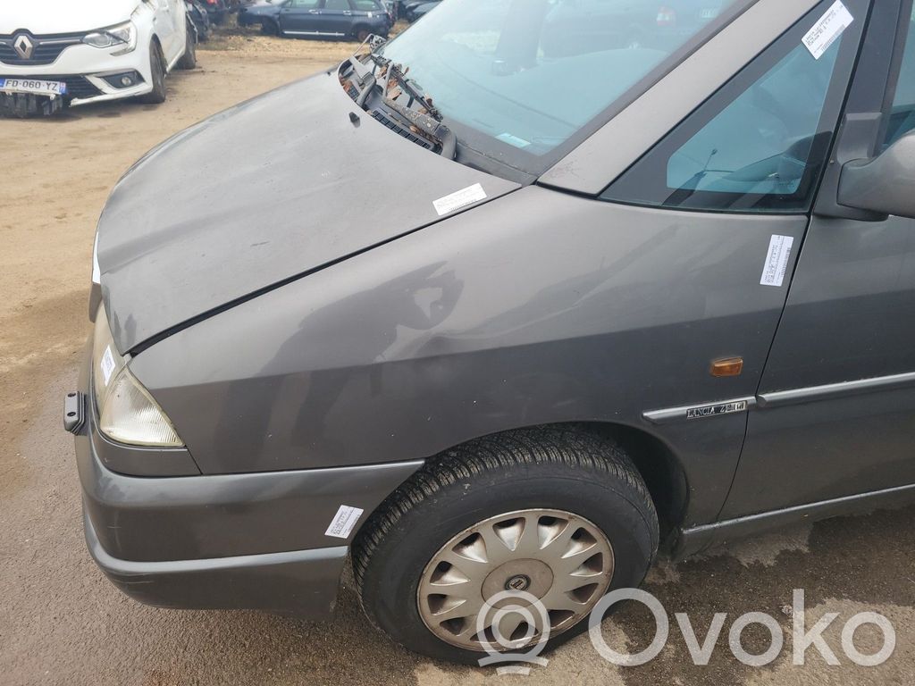 Lancia Zeta Błotnik przedni 