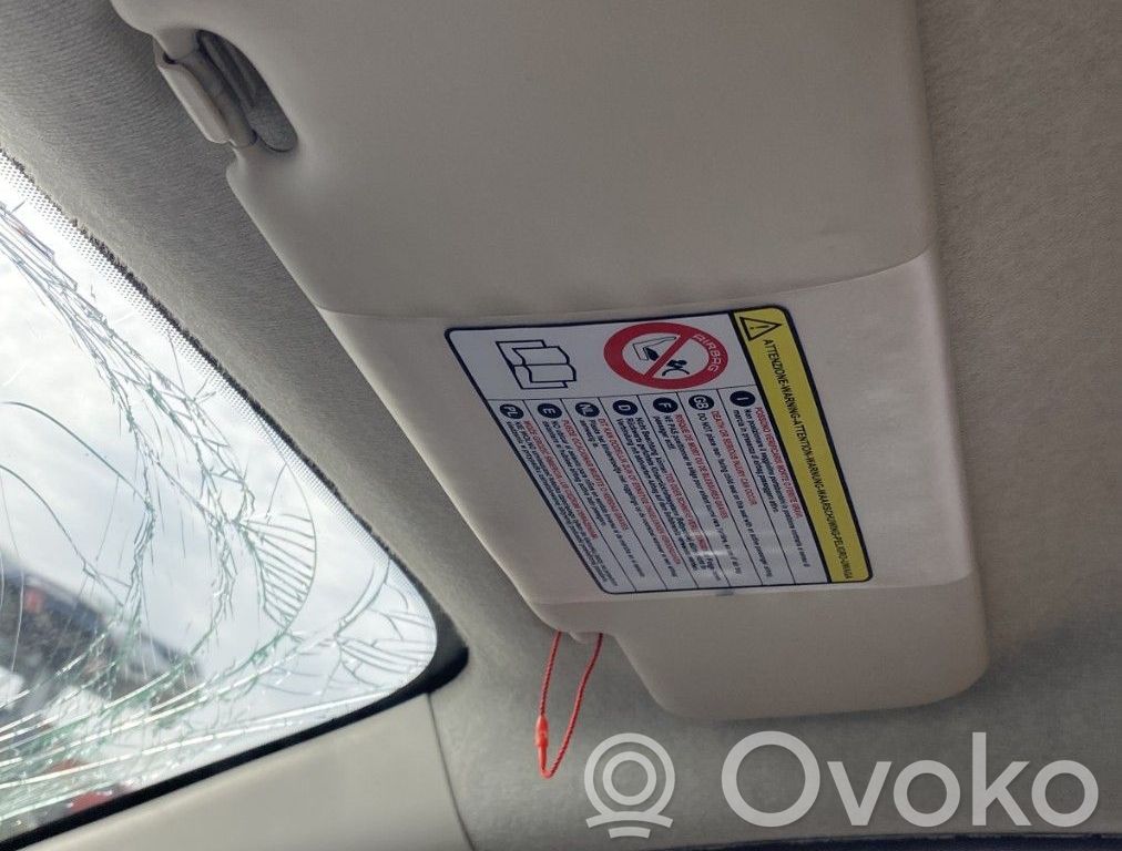 Sun visor   1570922