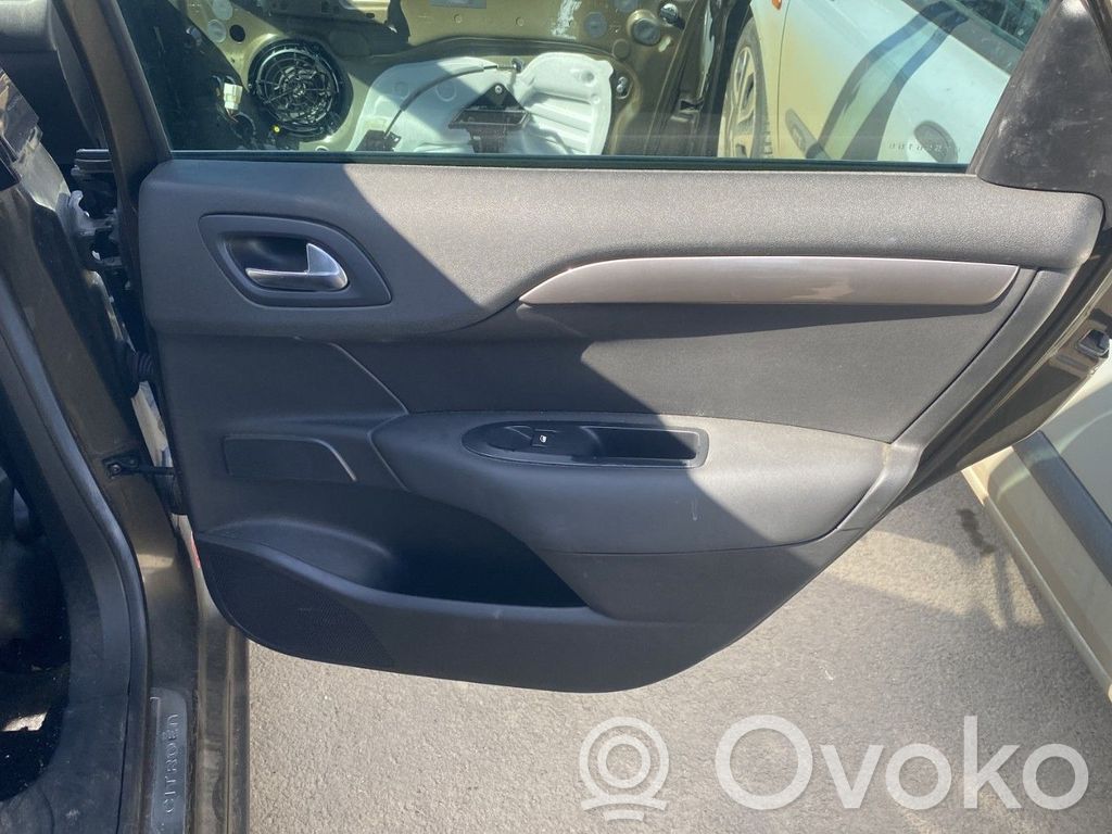Citroen C4 II Takaoven verhoilu