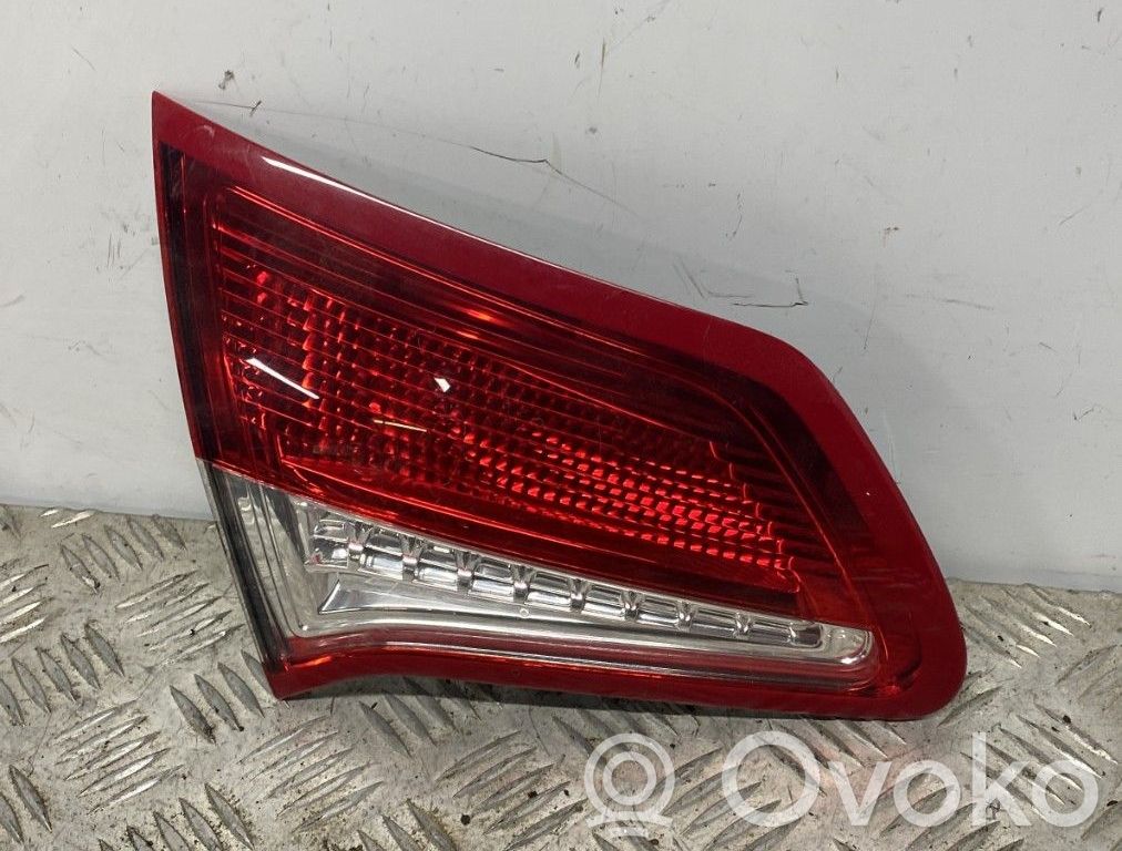 Citroen C4 II Lampă spate în capacul portbagajului 