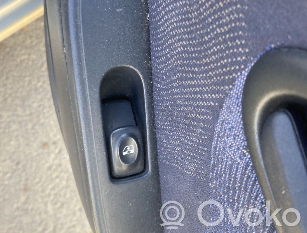 Renault Clio II Interruttore di controllo dell’alzacristalli elettrico 