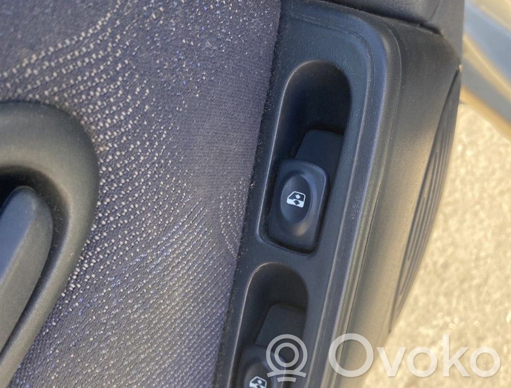 Renault Clio II Interruttore di controllo dell’alzacristalli elettrico 