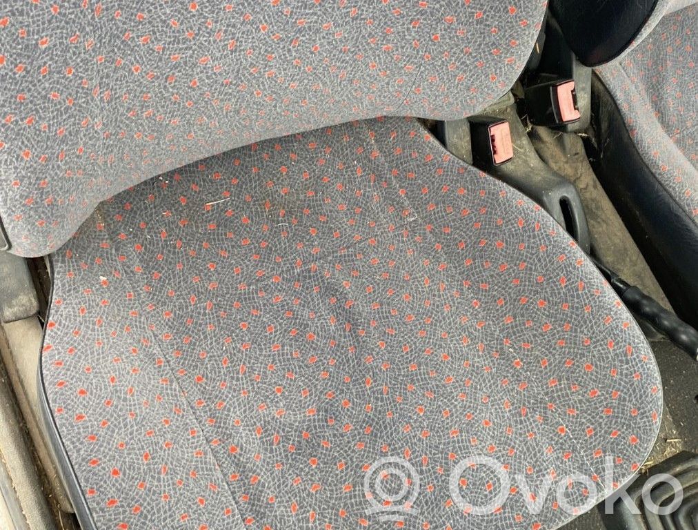 Citroen AX Etumatkustajan istuin 