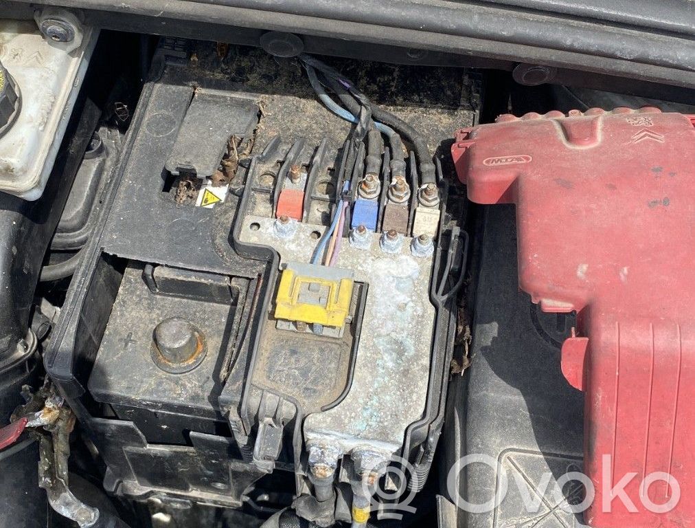 Peugeot 308 Módulo de fusible 