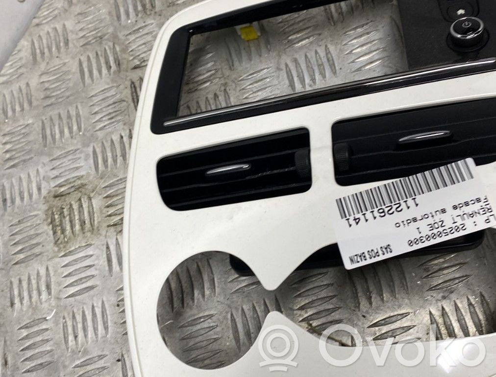 Renault Zoe Konsola środkowa / Radio / GPS 