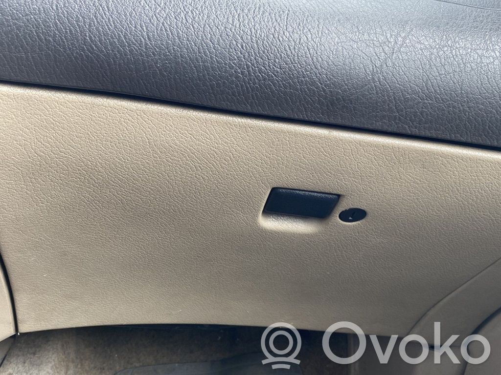 Nissan Terrano Juego guantera 