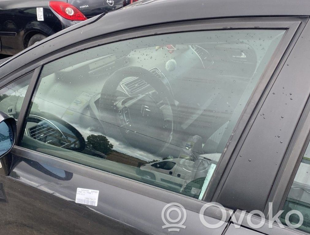 Citroen C4 I Szyba drzwi przednich 