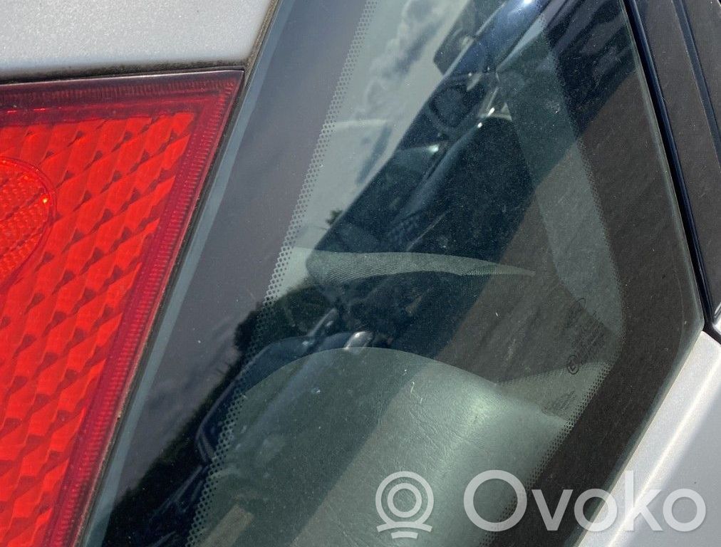 Ford Focus Vidrio lateral trasero 