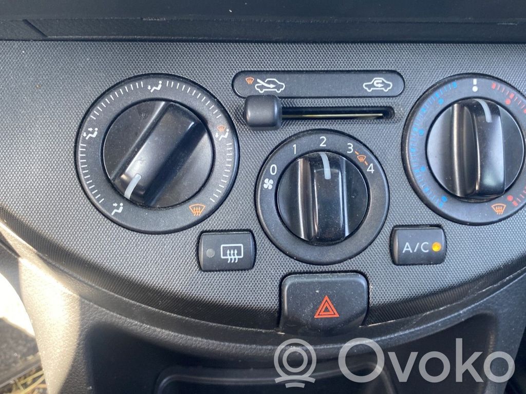 Nissan Note (E11) Climate control unit 