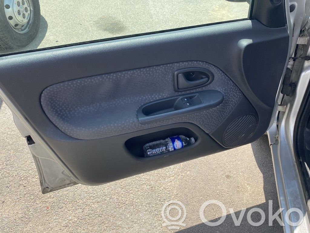 Renault Clio II Priekšējo durvju apdare 