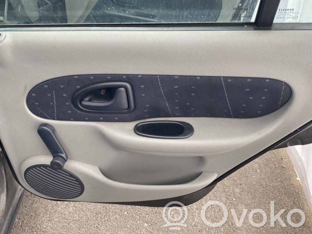 Renault Clio II Apmušimas galinių durų (obšifke) 