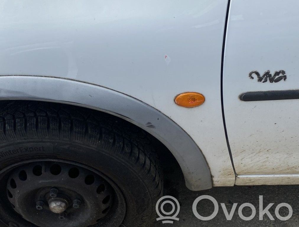 Opel Corsa B Spārns 