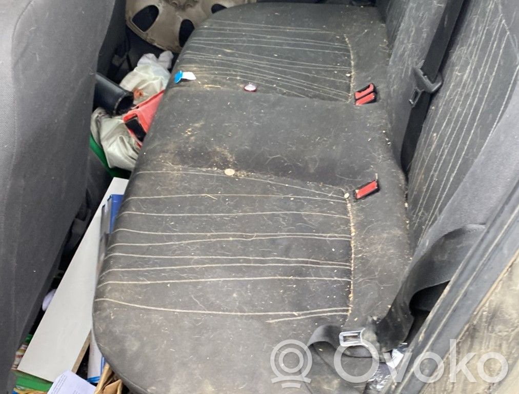 Opel Corsa D Takaistuin 
