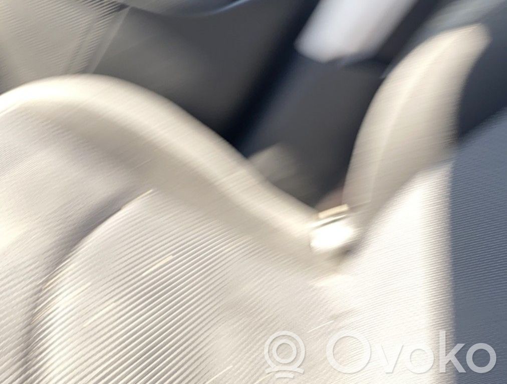 Peugeot 206+ Etumatkustajan istuin 