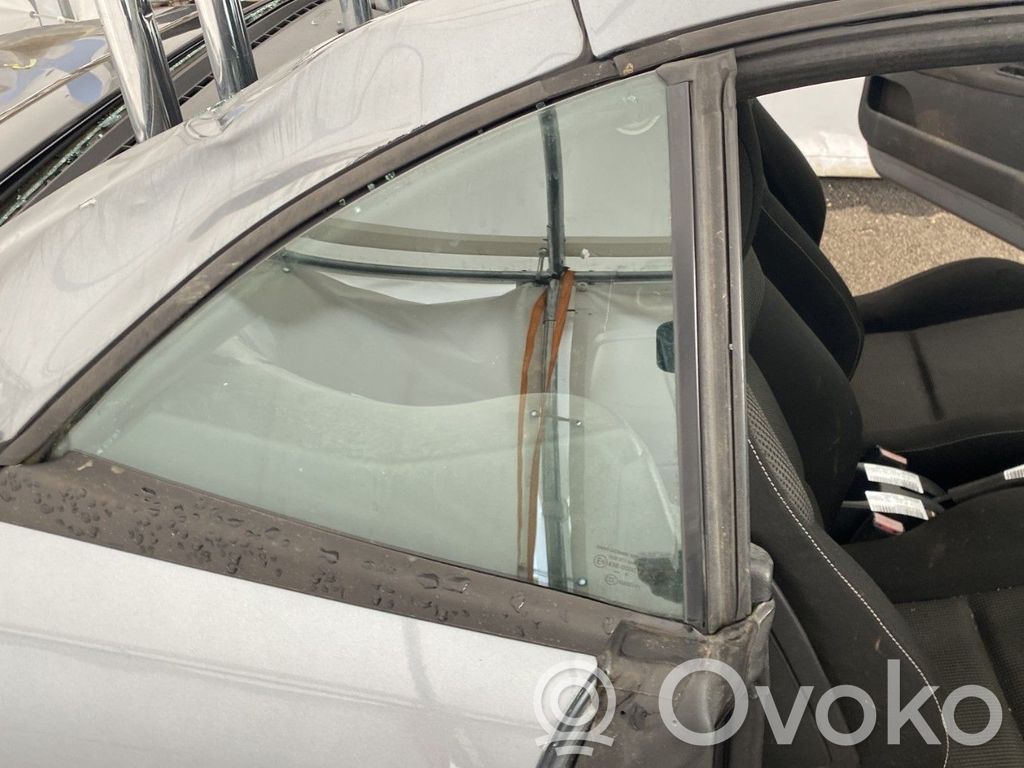 Peugeot 207 Vidrio lateral trasero 