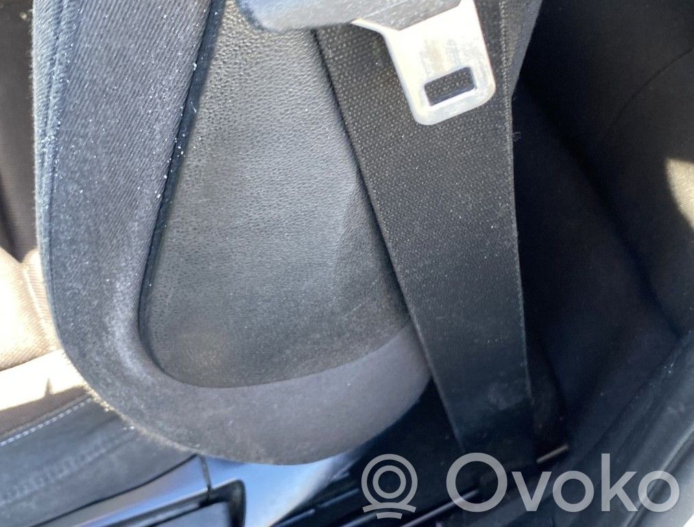 BMW 1 E82 E88 Front seatbelt 