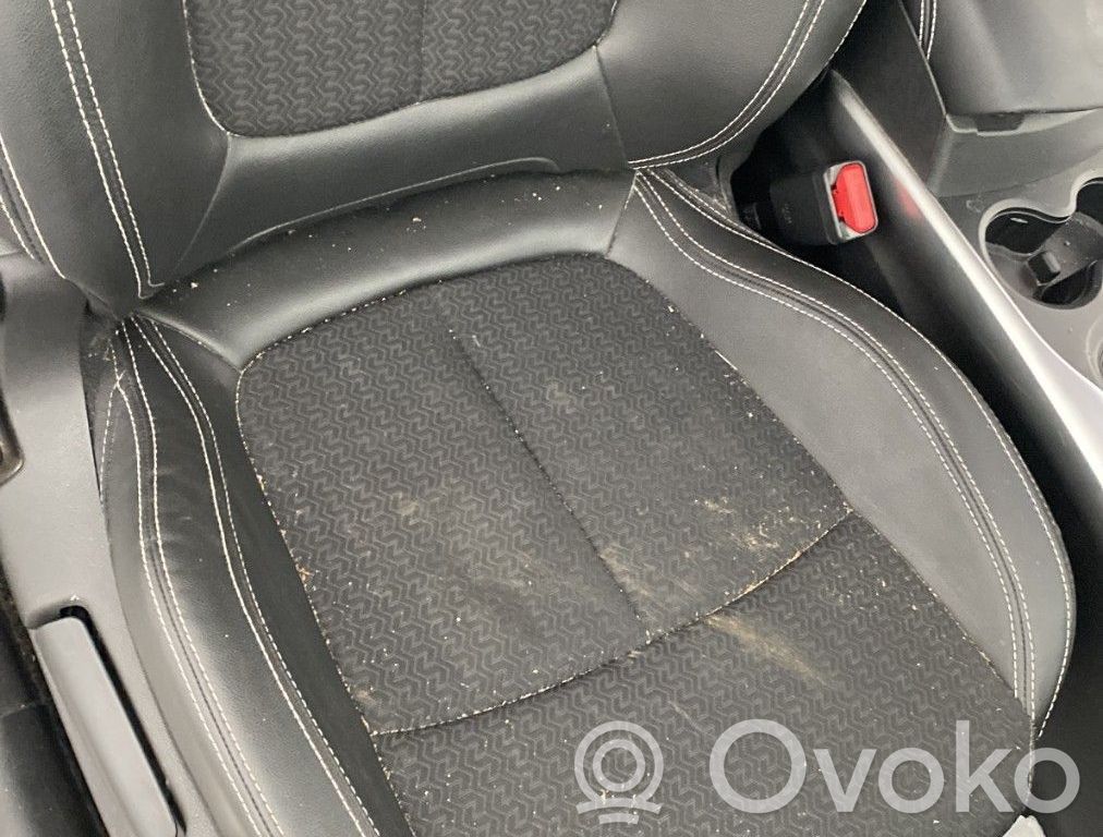 Renault Kadjar Etumatkustajan istuin 