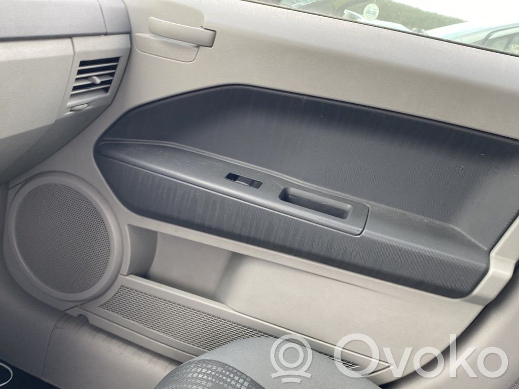 Dodge Caliber Rivestimento del pannello della portiera anteriore 