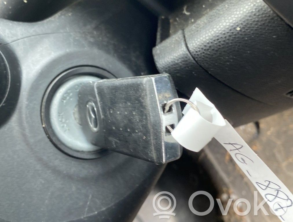 Mazda 2 Užvedimo spynelė 