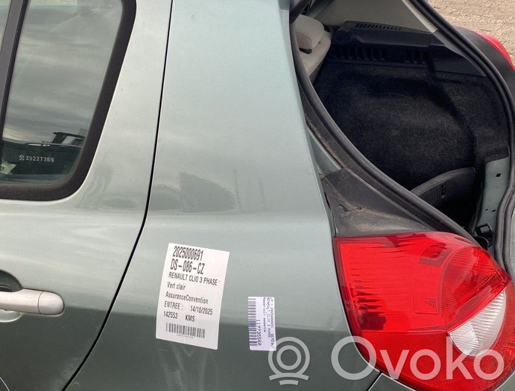 Renault Clio III Takakulmapaneeli 