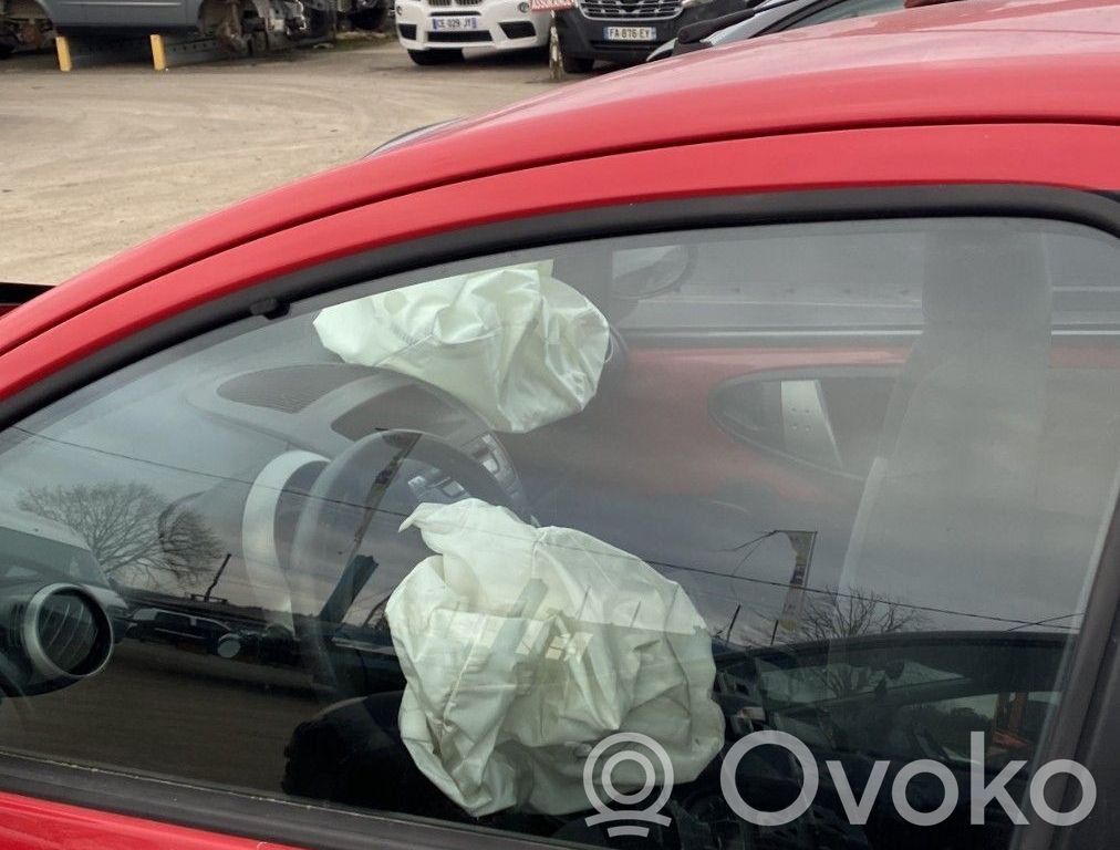 Citroen C1 Etuoven ikkunalasi, neliovinen malli