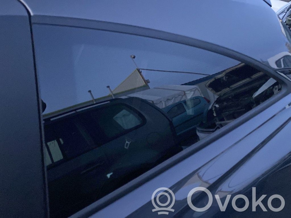 Rear side window   39008292