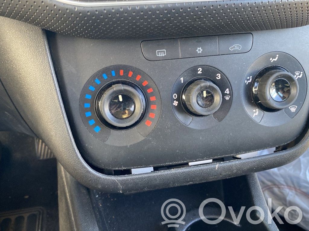 Fiat Punto (199) Panel klimatyzacji 